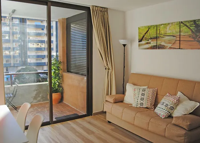 Recently Refurbished With Sea Views. フエンヒロラ