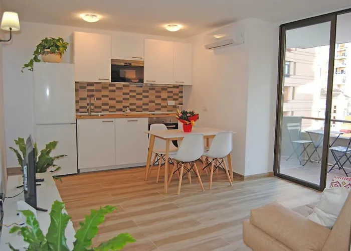 Recently Refurbished With Sea Views. Apartamento