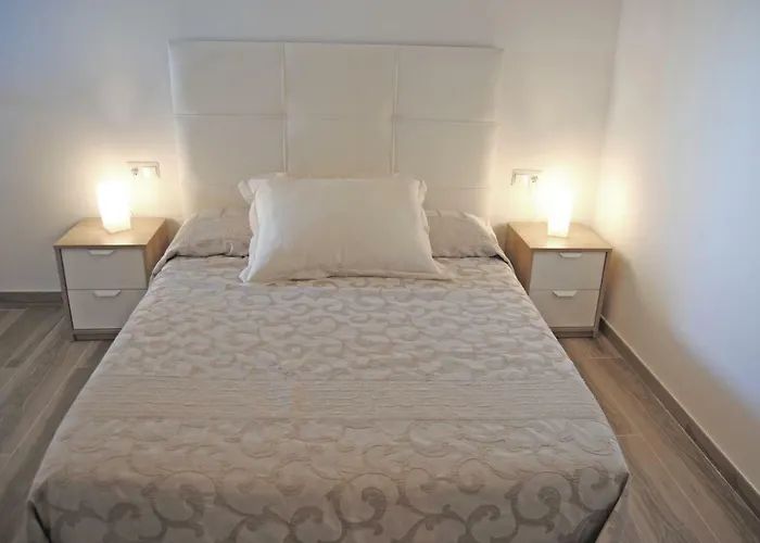 Recently Refurbished With Sea Views. *