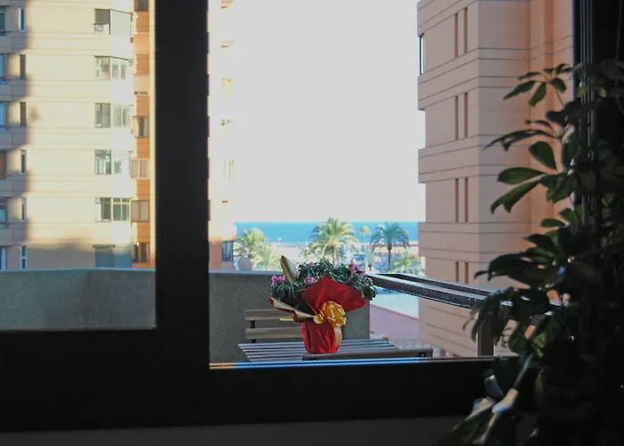 Recently Refurbished With Sea Views. * Фуэнхирола